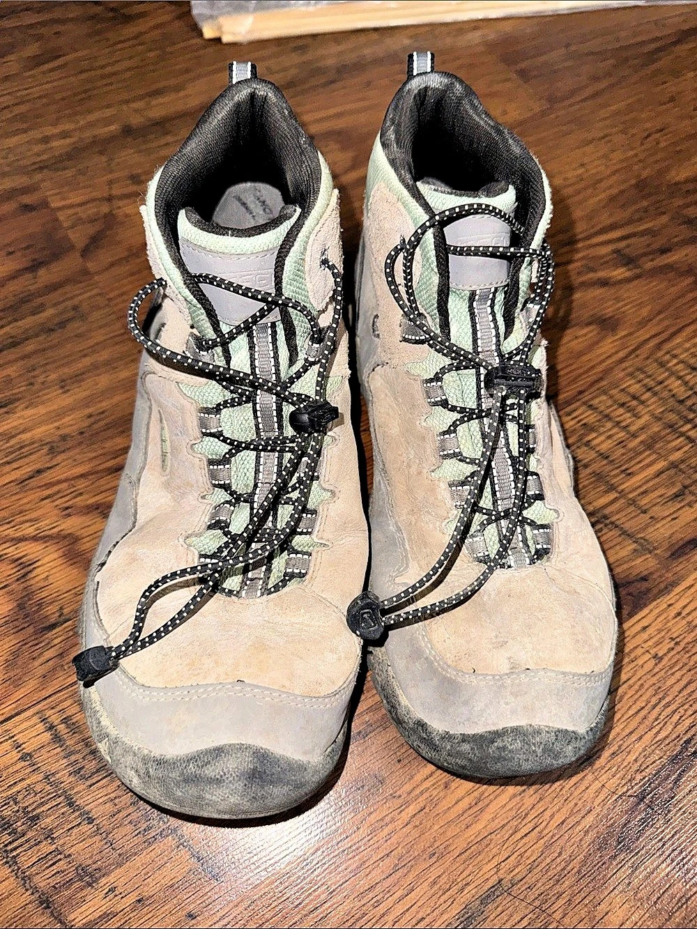 KEEN Targhee Mid Waterproof Hiking Boots US 7 Beige & Green MSC1